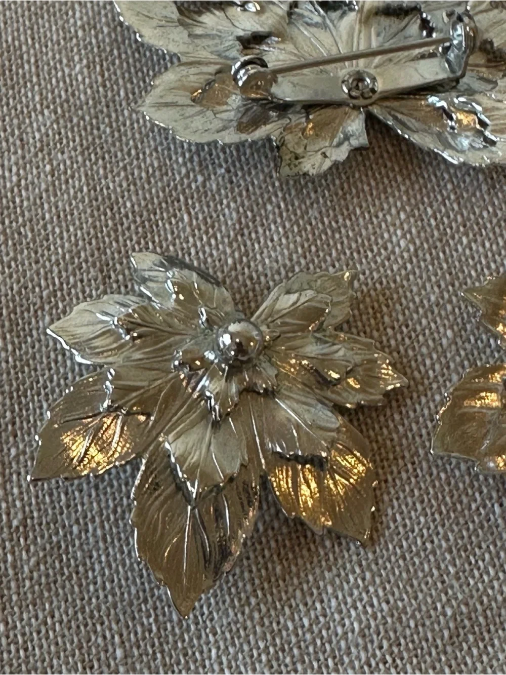 Vintage Silver Tone Floral Leaf Brooch & Clip Earrings Set